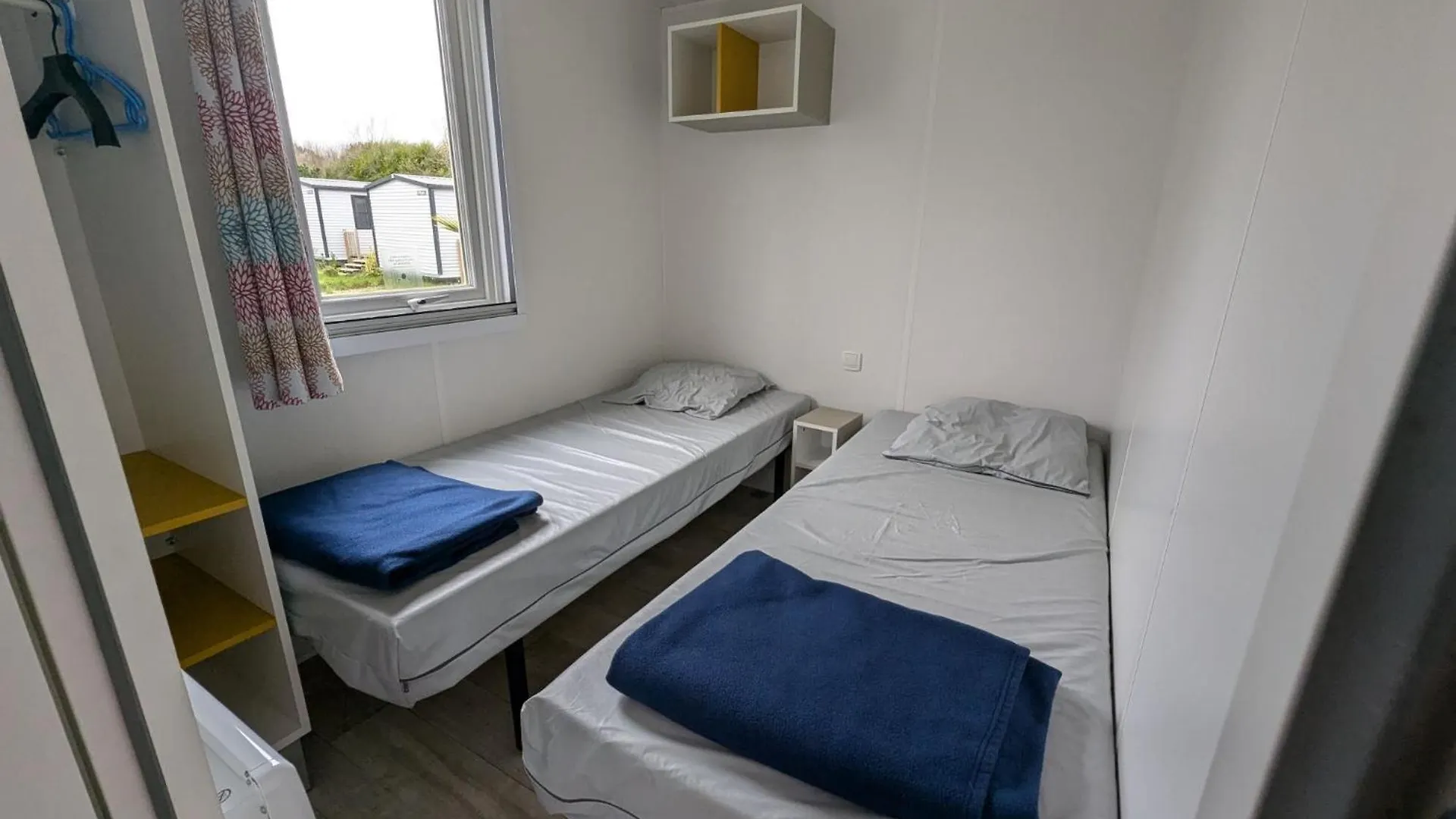 Campsite Camping De Lanven Villa Plomeur